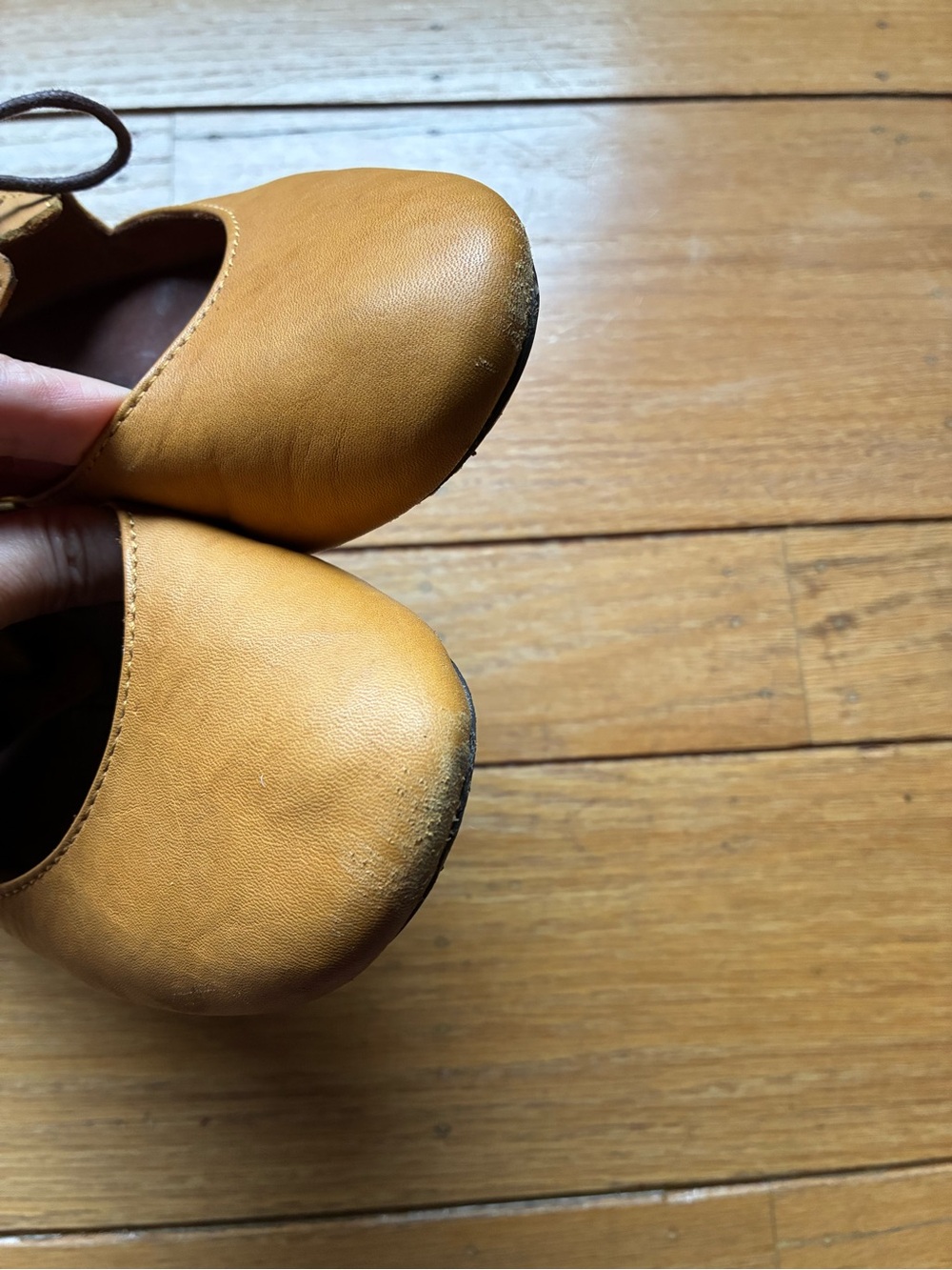 Sergio Tomani mustard yellow leather flats. - Picture 6 of 6